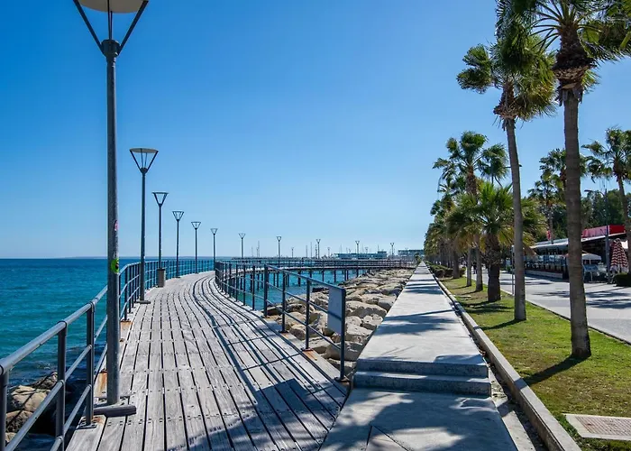 Sanders Triple Lägenhet Limassol